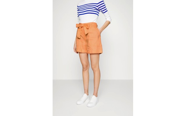  Women’S Belted Linen Short, Poppy, 2