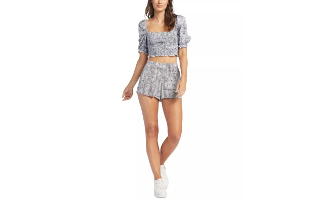  Juniors’ Sunset Walks Printed Smocked Puff-Sleeve Top, Blue, Large