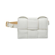 Steve Madden Women’s Oversized Woven Belt Bag, White, Large
