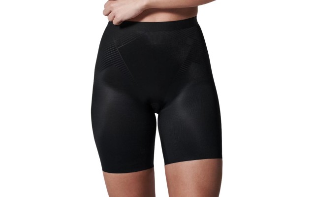 ® Thinstincts® 2.0 Mid Thigh Shorts in Very Black, Size Medium ® Thinstincts® 2.0 Mid Thigh Shorts in Very Black, Size Medium